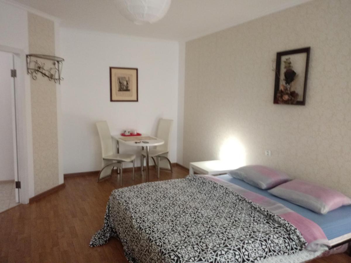 Apartment On Akademika Sakharova Ивано-Франковск Экстерьер фото